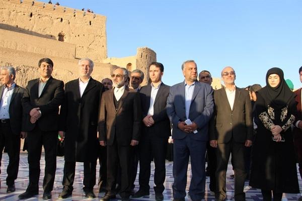 رئیس سازمان میراث فرهنگی کشور از نارین قلعه میبد بازدید کرد رئیس سازمان میراث فرهنگی کشور از نارین قلعه میبد بازدید کرد