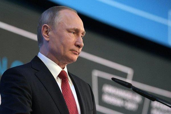 پوتین تحریم های مالی علیه غرب را 18 ماه دیگر تمدید کرد