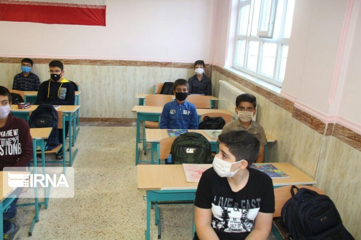 خبرنگاران برنامه تعالی مدیریت مدرسه در بیش از 2هزار مدرسه کرمان اجرا می شود