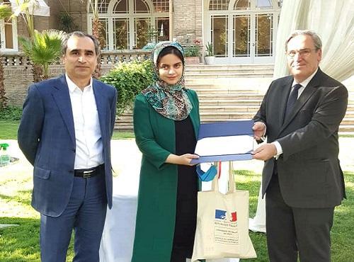 جایزه فرانکوفونی به دانشجوی دانشگاه شهید چمران اهواز اهدا شد