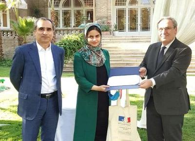 جایزه فرانکوفونی به دانشجوی دانشگاه شهید چمران اهواز اهدا شد